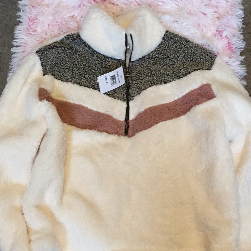 Fuzzy sweater - Picture 2 of 3